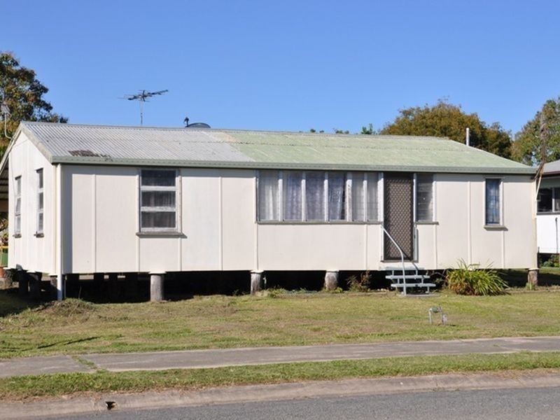 16 Phillips Street, Sarina QLD 4737