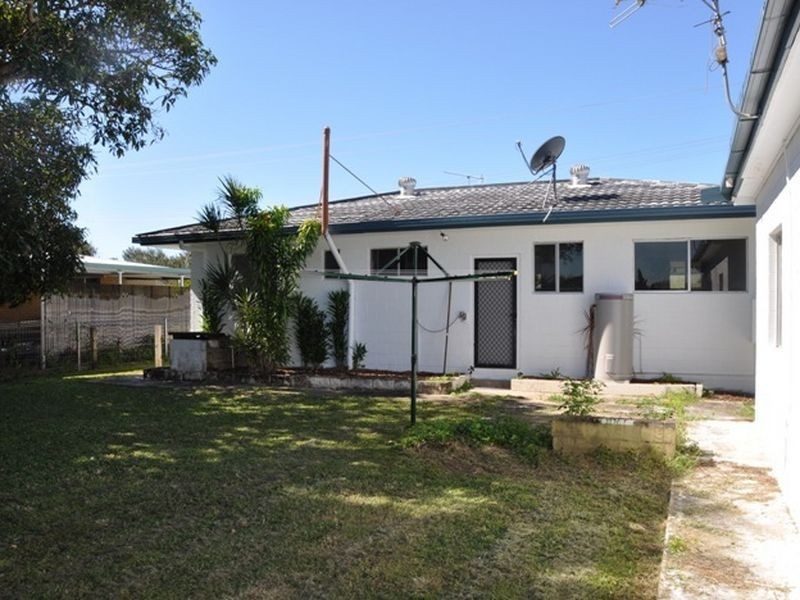 25 Poole Street, Sarina Beach QLD 4737