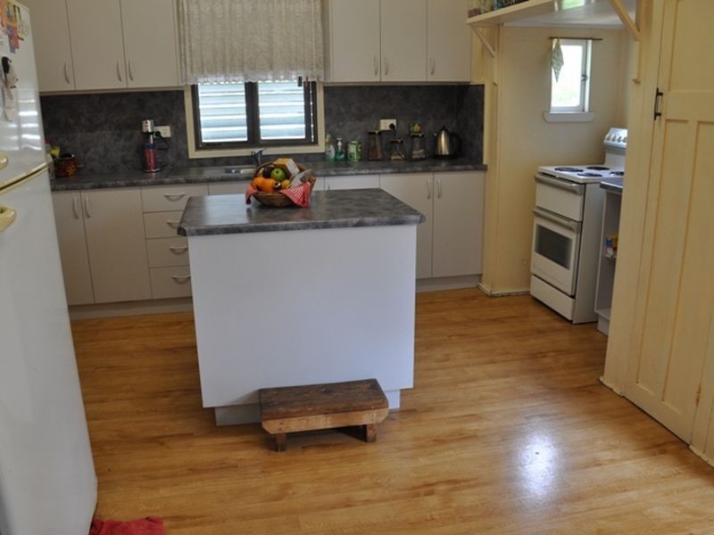 36 Range Road, Sarina QLD 4737