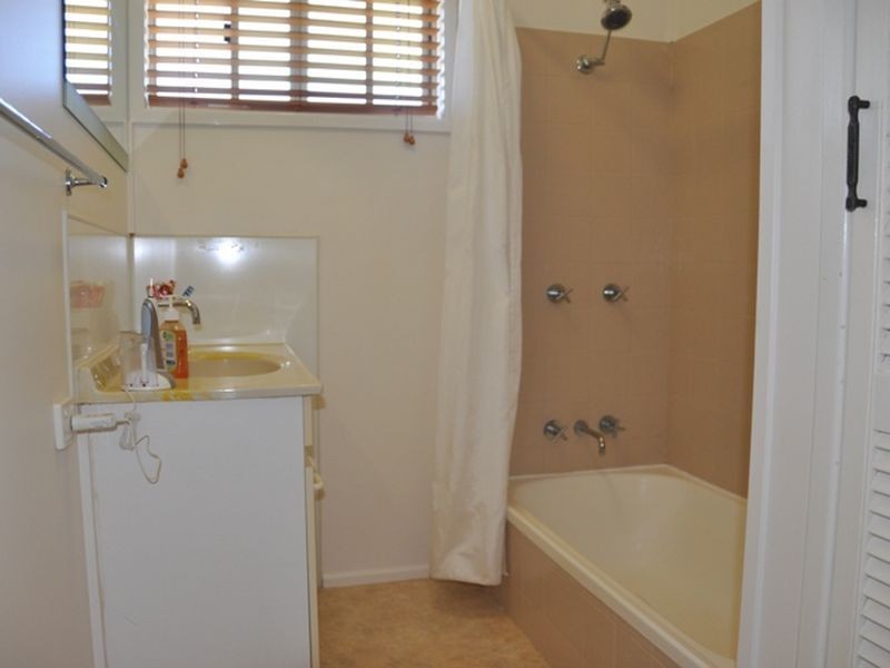 12 Petersen Street, Sarina QLD 4737