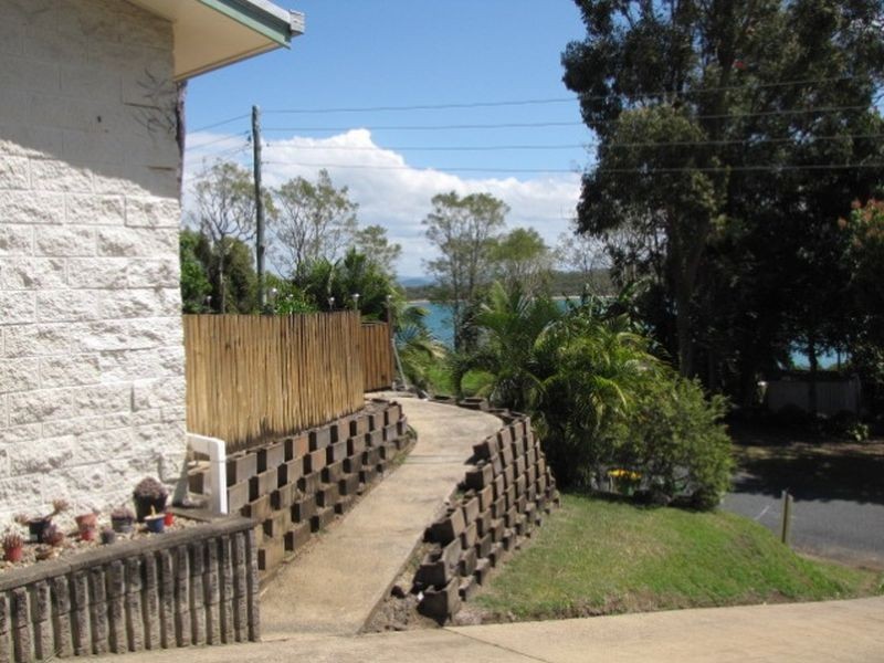 16 Sunset Drive, Sarina Beach QLD 4737