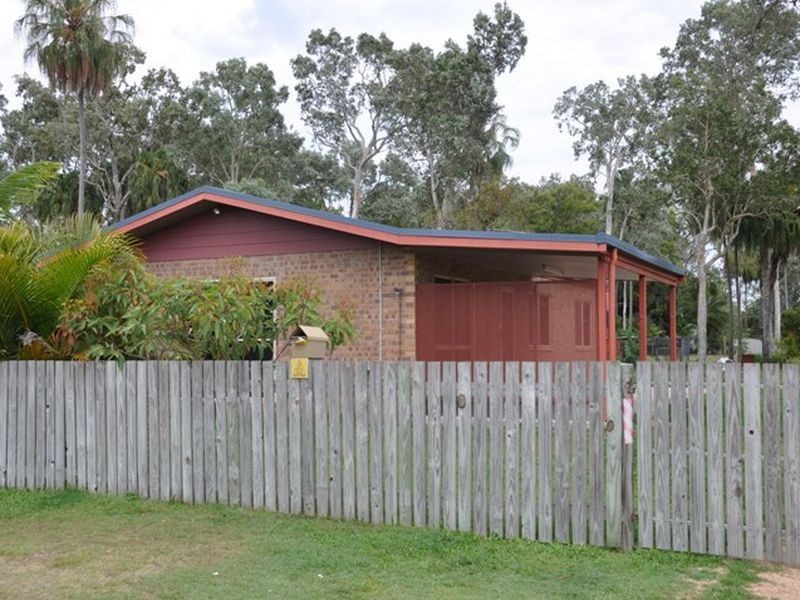 13 Swan Street, Armstrong Beach QLD 4737