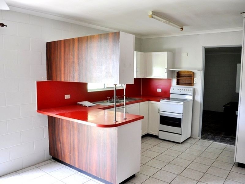 44 Perry Rd, Sarina QLD 4737