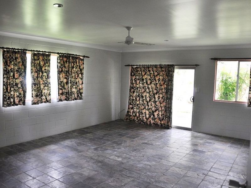 44 Perry Rd, Sarina QLD 4737