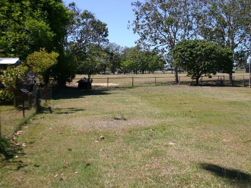 18 East Street, Sarina QLD 4737