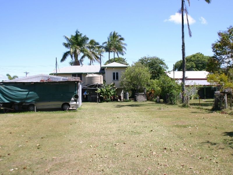 18 East Street, Sarina QLD 4737