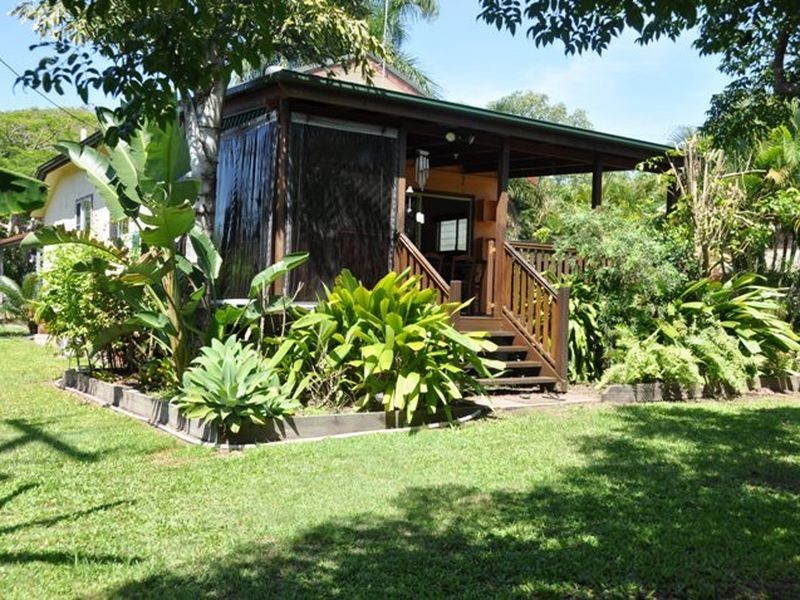 11 Ablett Street, Sarina QLD 4737