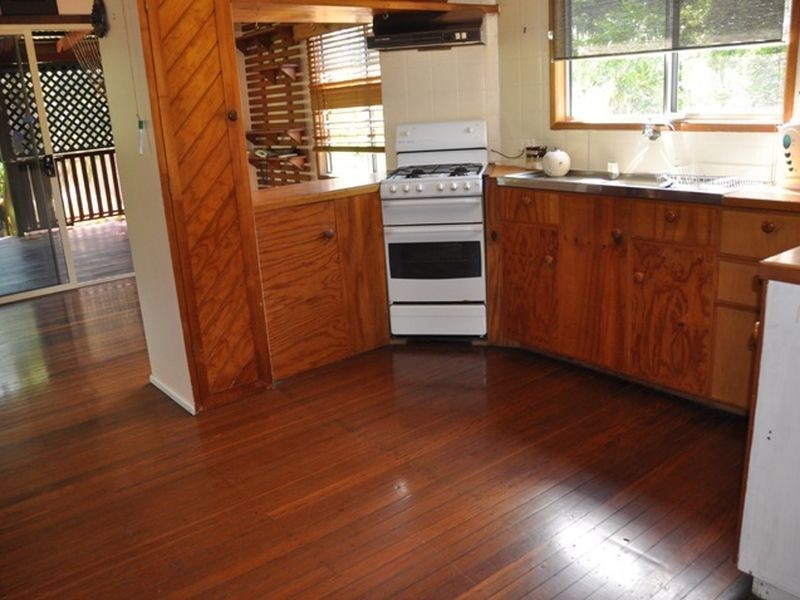 11 Ablett Street, Sarina QLD 4737