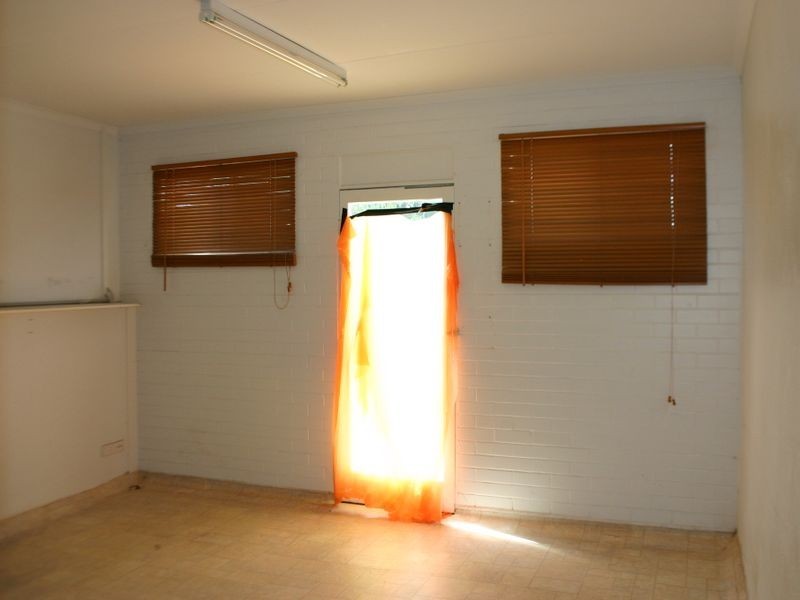 2/2 East Street, Sarina QLD 4737