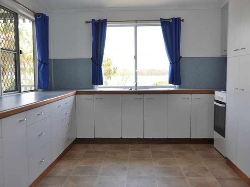 2 Ferries Terrace, Sarina Beach QLD 4737