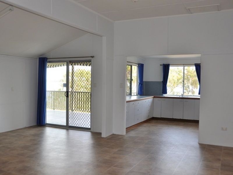 2 Ferries Terrace, Sarina Beach QLD 4737