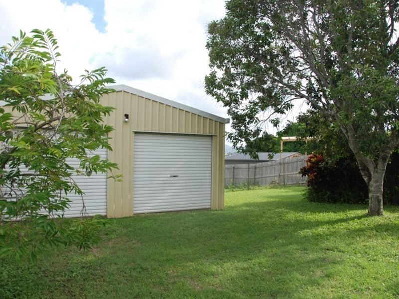 10 Holmes Avenue, Sarina QLD 4737