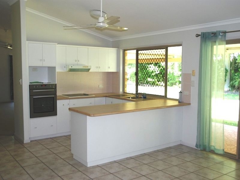 7 Pine Court, Hay Point QLD 4740