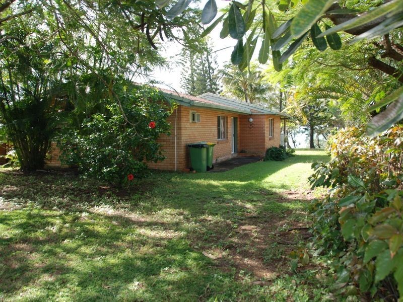 25 Rasmussen Avenue, Salonika Beach QLD 4740