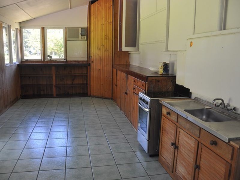 18 Maralyn Avenue, Grasstree Beach QLD 4740