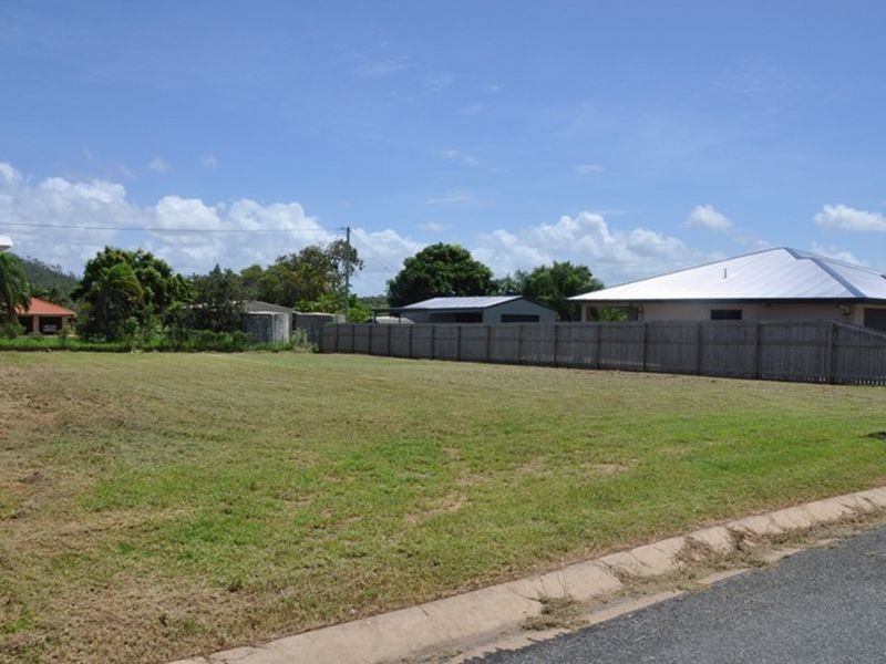 52 Morris Street, Campwin Beach QLD 4737