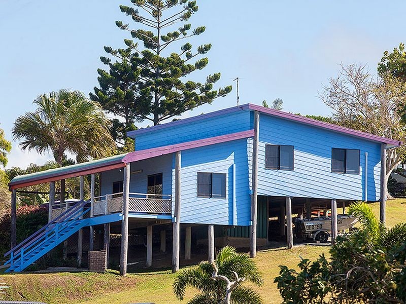 10 Ferries Terrace, Sarina Beach QLD 4737