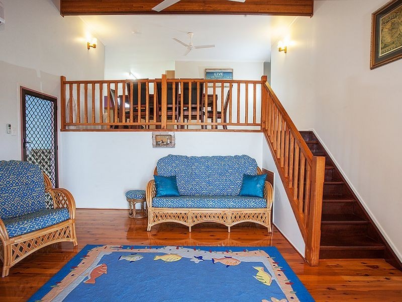 10 Ferries Terrace, Sarina Beach QLD 4737
