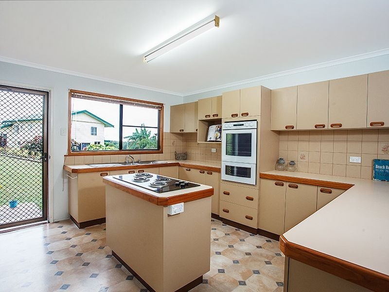 10 Ferries Terrace, Sarina Beach QLD 4737