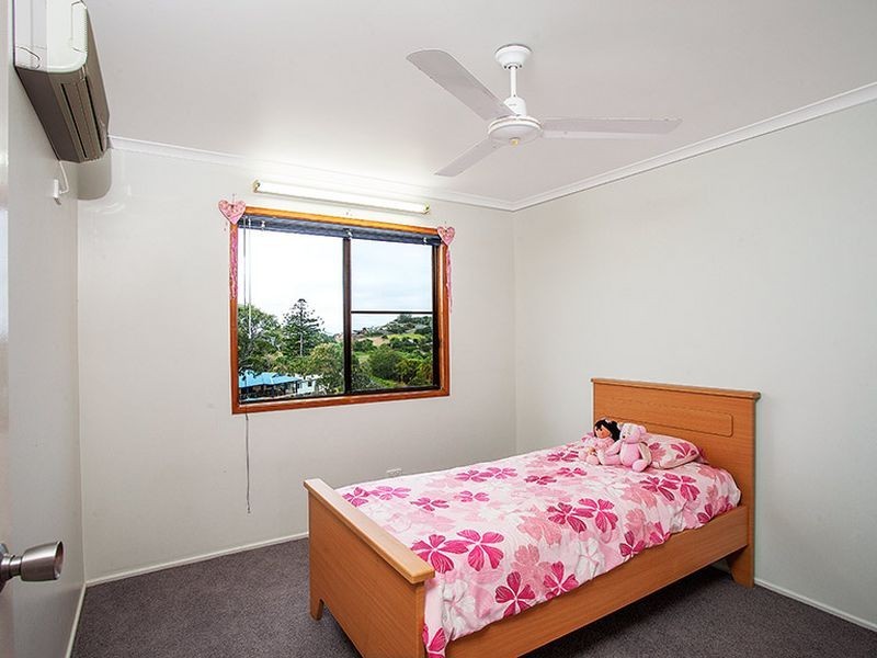 10 Ferries Terrace, Sarina Beach QLD 4737
