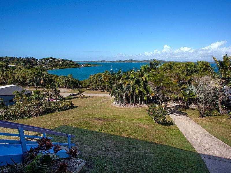 10 Ferries Terrace, Sarina Beach QLD 4737