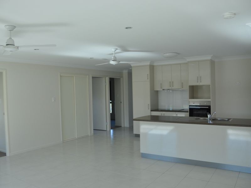 17 Pacific Ave, Sarina QLD 4737