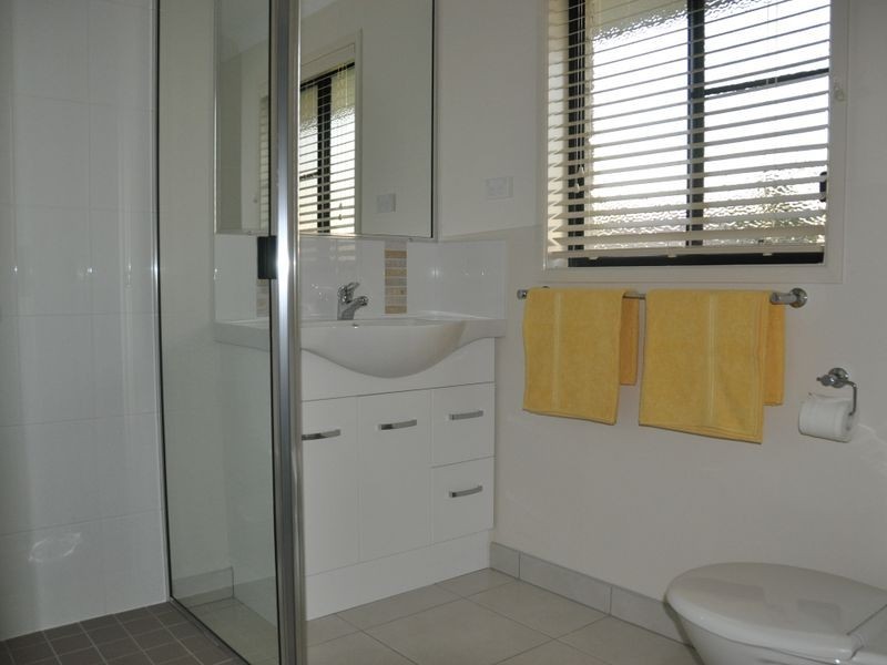 17 Pacific Ave, Sarina QLD 4737