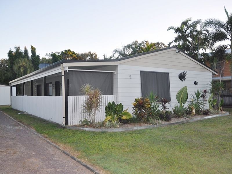 5 Deguara Avenue, Armstrong Beach QLD 4737
