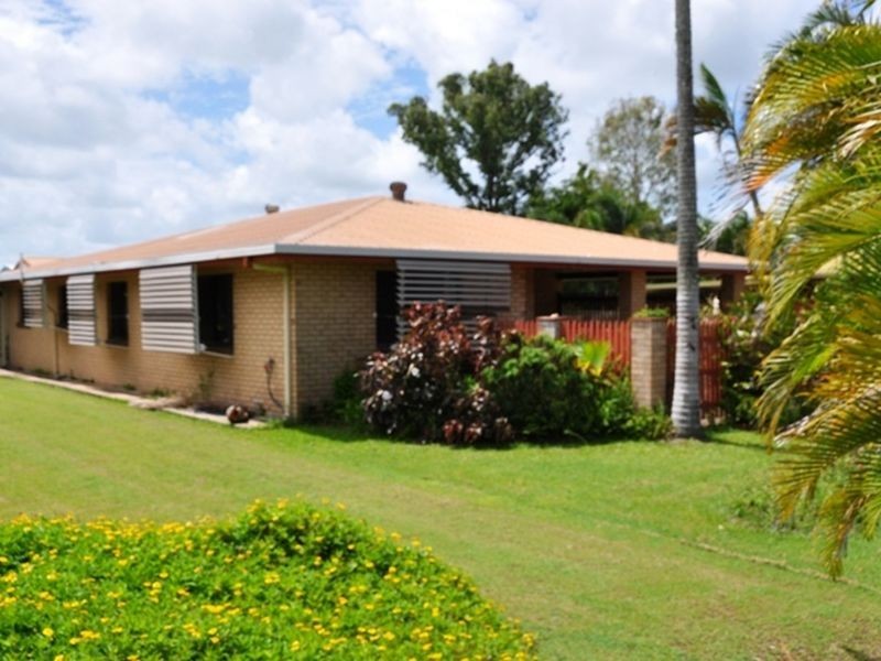 89 Beach Road, Sarina QLD 4737