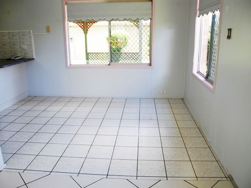 9 Holmes Avenue, Sarina QLD 4737