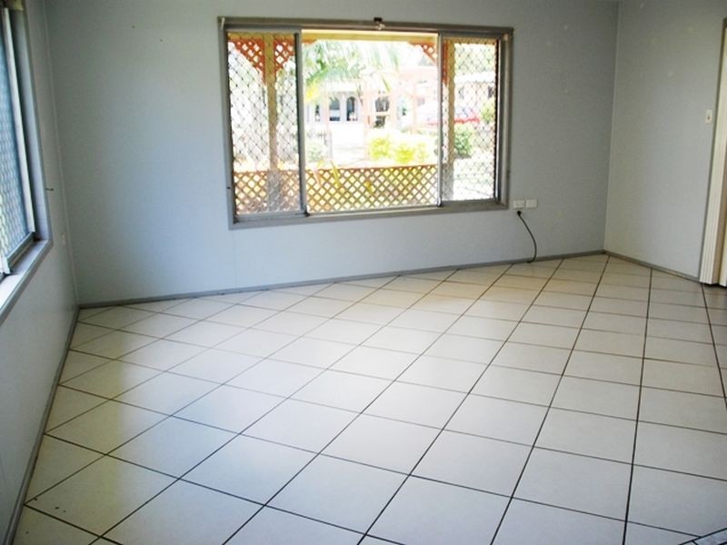 9 Holmes Avenue, Sarina QLD 4737