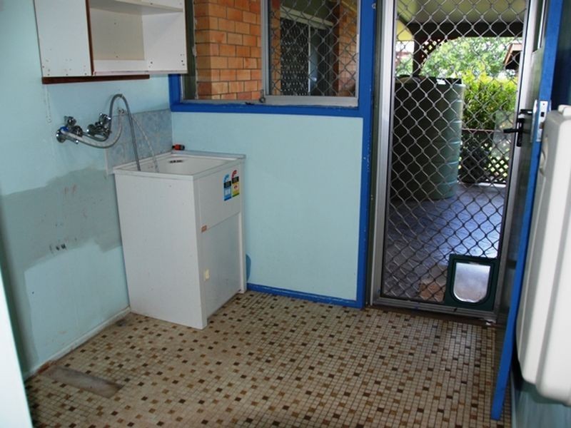 9 Holmes Avenue, Sarina QLD 4737