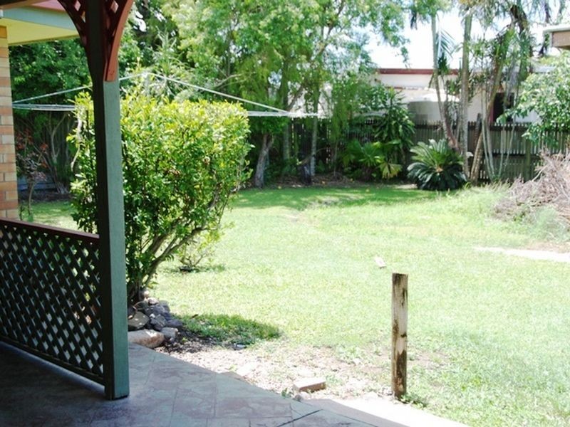 9 Holmes Avenue, Sarina QLD 4737