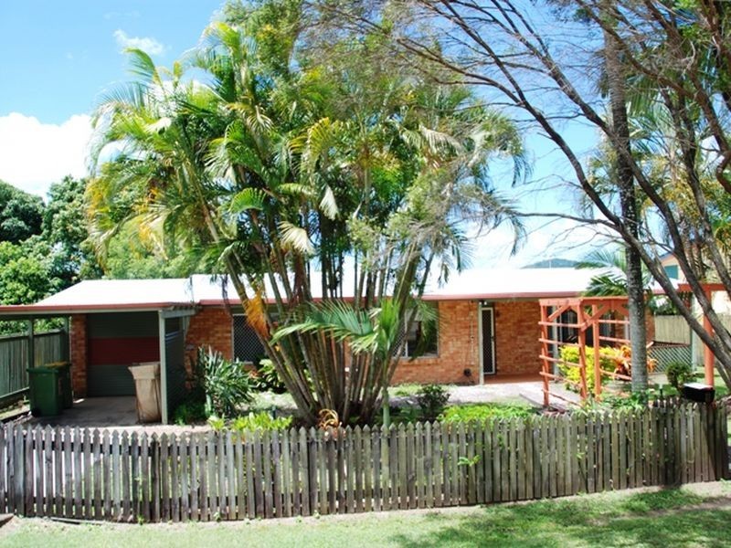 9 Holmes Avenue, Sarina QLD 4737