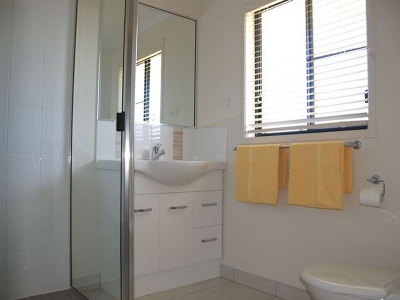 17 Pacific Ave, Sarina QLD 4737