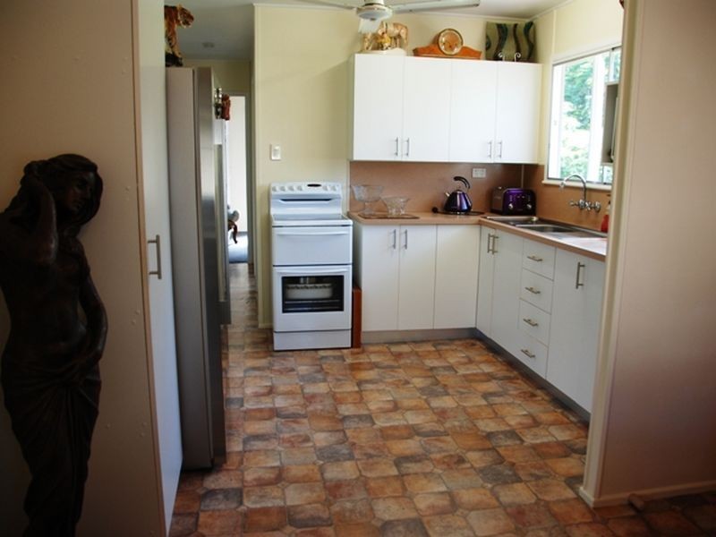 8 Goonyella Avenue, Sarina QLD 4737