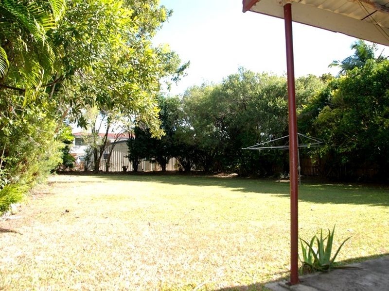 65 Beach Road, Sarina QLD 4737