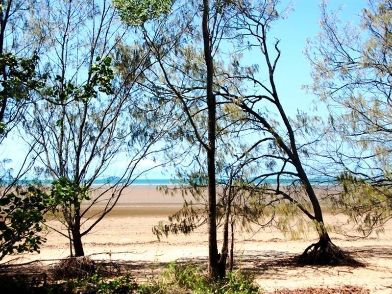 162 Miran Khan Drive, Armstrong Beach QLD 4737