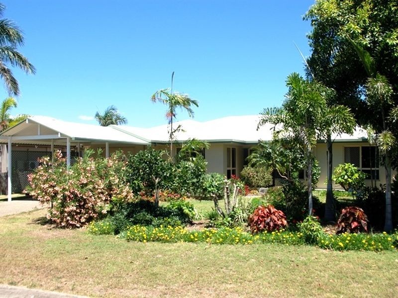 104 Rasmussen Ave, Salonika Beach QLD 4740