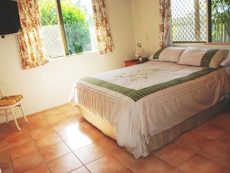 104 Rasmussen Ave, Salonika Beach QLD 4740