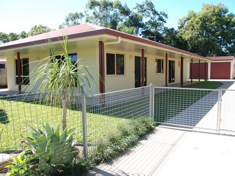 9 Lando Ave, Sarina QLD 4737
