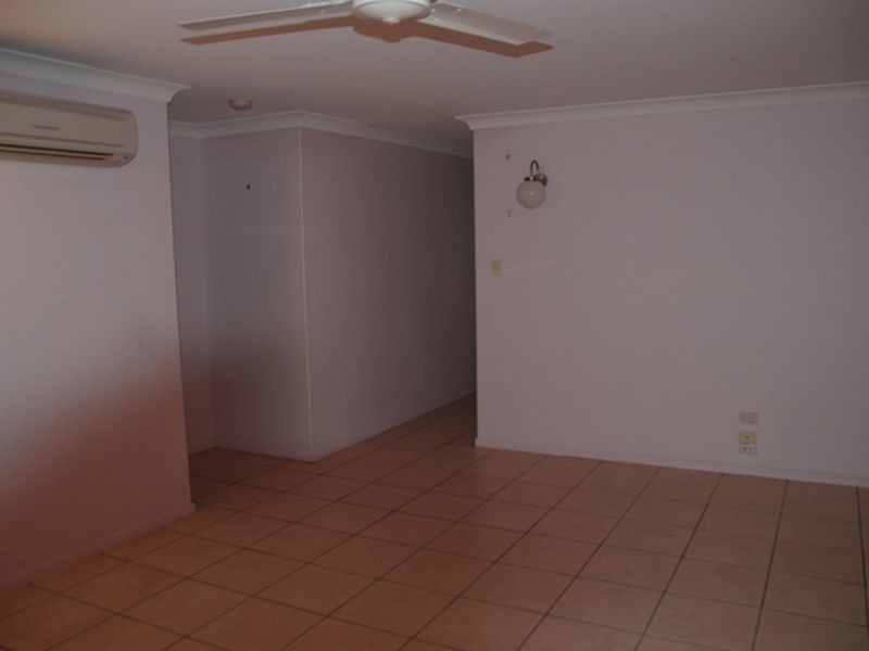 9 Lando Ave, Sarina QLD 4737