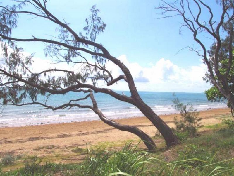 33 Westcott Avenue, Campwin Beach QLD 4737