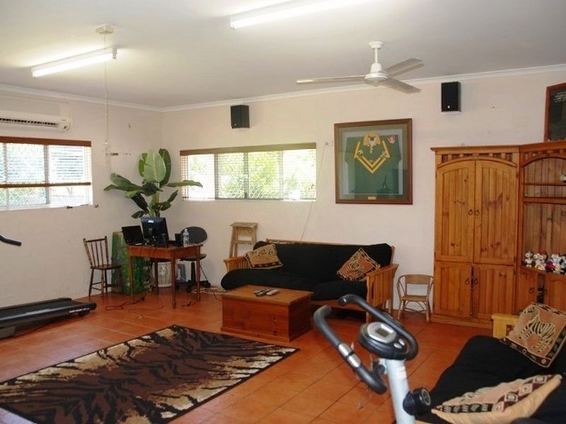 10 Sichter Street, Sarina QLD 4737