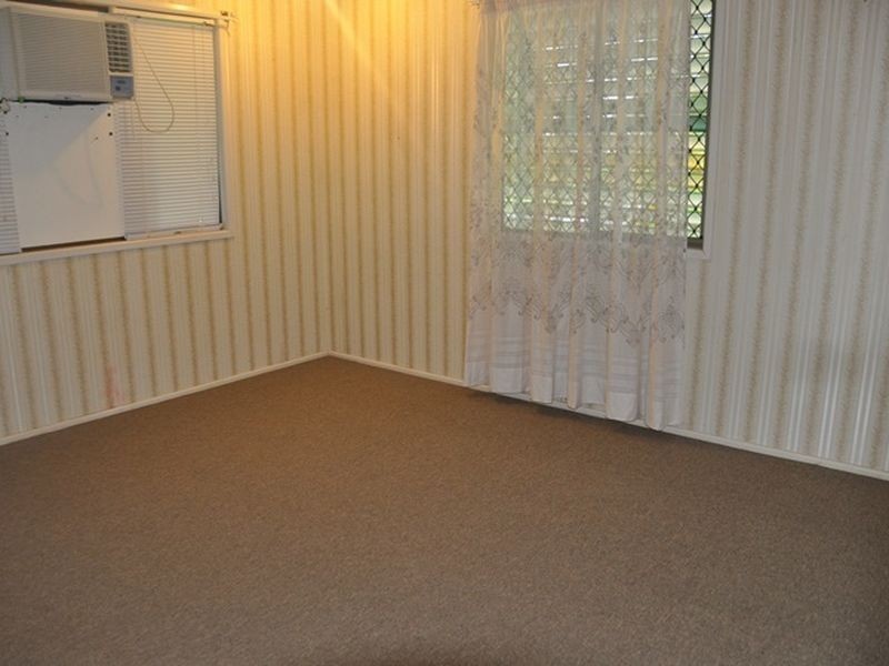 4 Place Avenue, Sarina QLD 4737