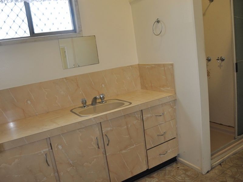 4 Place Avenue, Sarina QLD 4737