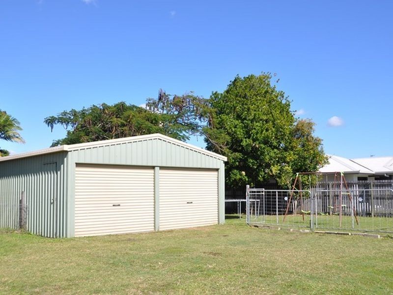 31 Cemetery Road, Sarina QLD 4737