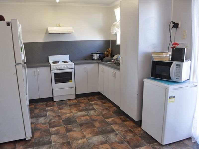 31 Cemetery Road, Sarina QLD 4737