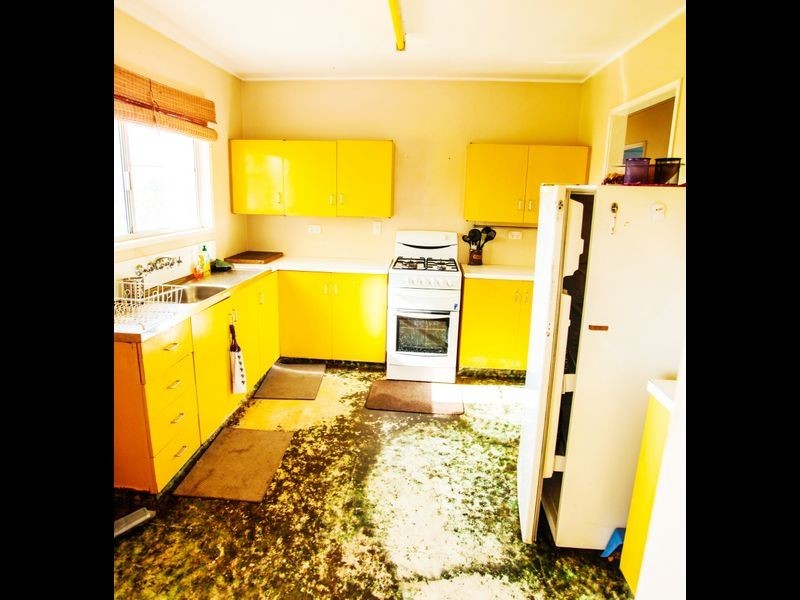 6 Railway Parade, St Lawrence QLD 4707