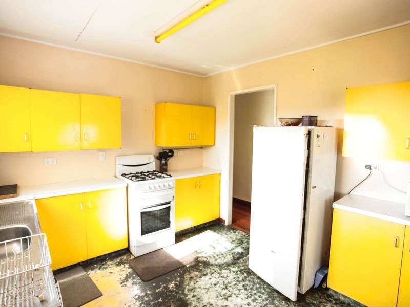 6 Railway Parade, St Lawrence QLD 4707